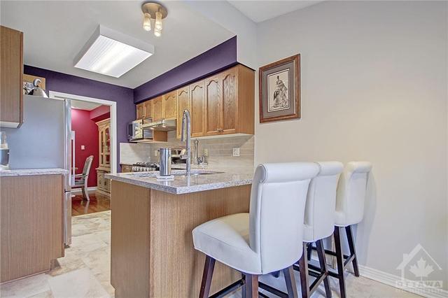 4 Cambray Lane, Townhouse with 3 bedrooms, 3 bathrooms and 3 parking in Ottawa ON | Image 12