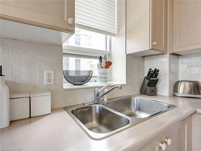 403 - 200 Burnhamthorpe Road, House attached with 2 bedrooms, 2 bathrooms and 1 parking in Mississauga ON | Image 15