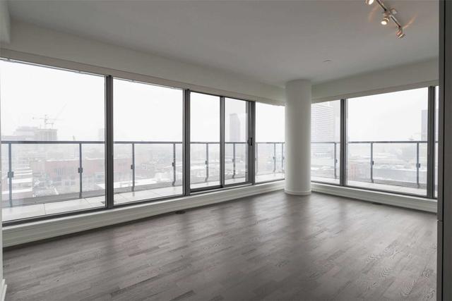 1203 - 60 Colborne St, Condo with 2 bedrooms, 2 bathrooms and 1 parking in Toronto ON | Image 3
