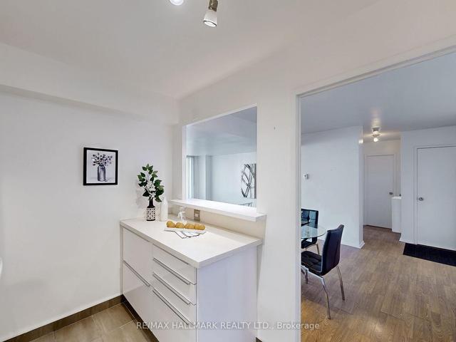 704 - 20 Forest Manor Rd, Condo with 1 bedrooms, 1 bathrooms and 1 parking in Toronto ON | Image 6