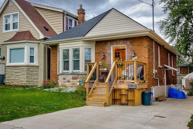 308 Wexford Ave S, House detached with 2 bedrooms, 1 bathrooms and 2 parking in Hamilton ON | Card Image