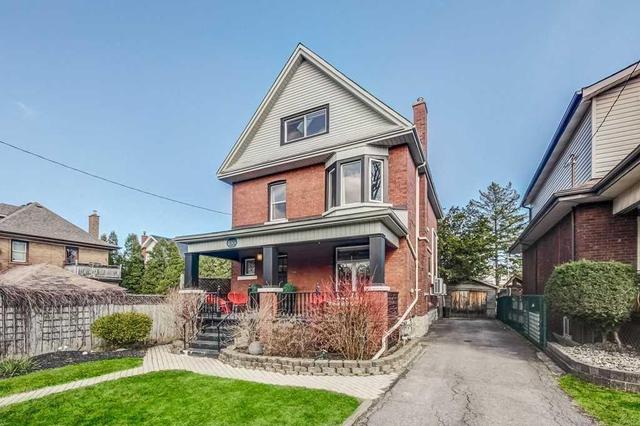 153 Grosvenor Ave S, House detached with 4 bedrooms, 3 bathrooms and 3 parking in Hamilton ON | Image 2
