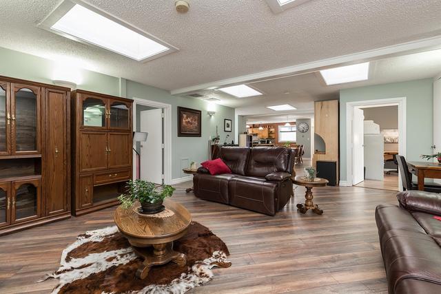 1818 14 Avenue N, House detached with 6 bedrooms, 2 bathrooms and 2 parking in Lethbridge County AB | Image 8