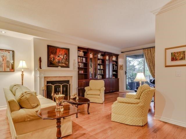 306 - 2662 Bloor St W, Condo with 2 bedrooms, 2 bathrooms and 1 parking in Toronto ON | Image 2