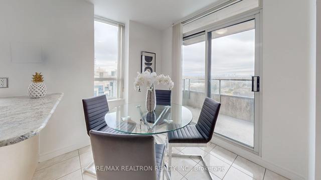 2505 - 23 Hollywood Ave, Condo with 2 bedrooms, 2 bathrooms and 1 parking in Toronto ON | Image 9
