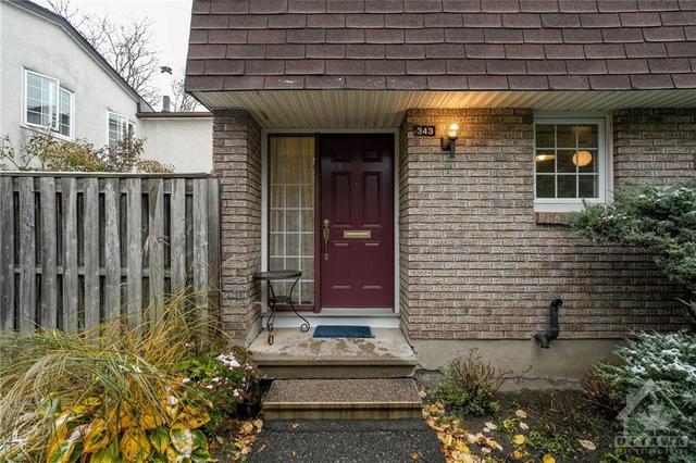 343 Kintyre Private, Townhouse with 3 bedrooms, 1 bathrooms and 1 parking in Ottawa ON | Image 1