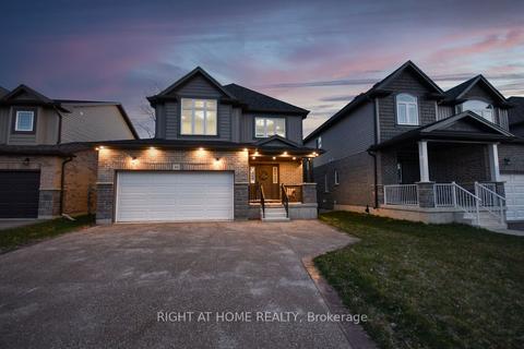 44 Davidson Dr, House detached with 4 bedrooms, 4 bathrooms and 6 parking in Stratford ON | Card Image