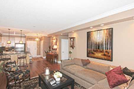 207 - 1 Hurontario St, Condo with 2 bedrooms, 2 bathrooms and 2 parking in Mississauga ON | Image 4