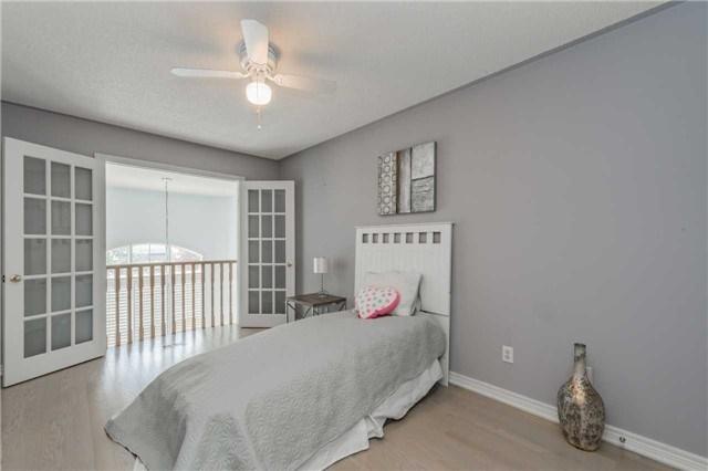 2111 Pinevalley Cres, House attached with 3 bedrooms, 4 bathrooms and 2 parking in Oakville ON | Image 15