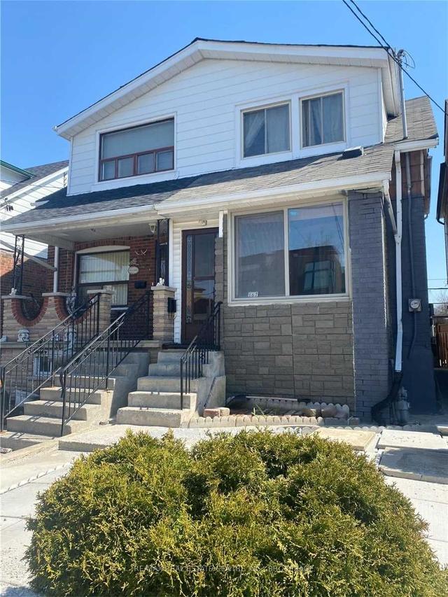 167 Kane Ave, House semidetached with 3 bedrooms, 2 bathrooms and 1 parking in Toronto ON | Image 1