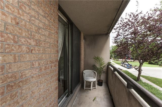 202 - 5 Lisa St, Condo with 3 bedrooms, 2 bathrooms and 1 parking in Brampton ON | Image 14