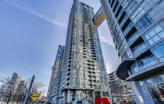 3916 - 15 Iceboat Terr, Condo with 1 bedrooms, 1 bathrooms and 1 parking in Toronto ON | Image 1