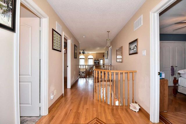 15 Pineway Crt, House detached with 4 bedrooms, 4 bathrooms and 6 parking in Whitby ON | Image 11