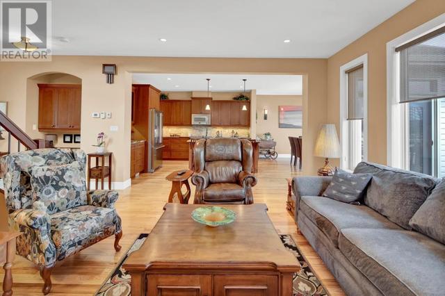 2124 Mahogany Way, House detached with 4 bedrooms, 3 bathrooms and null parking in Thunder Bay ON | Image 6