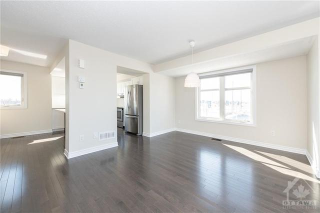 530 Silvertip Lane, Townhouse with 3 bedrooms, 3 bathrooms and 4 parking in Ottawa ON | Image 9