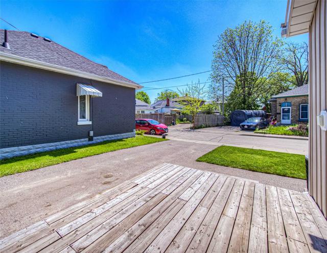 22 Rose Ave, House detached with 2 bedrooms, 2 bathrooms and 2 parking in Brantford ON | Image 20