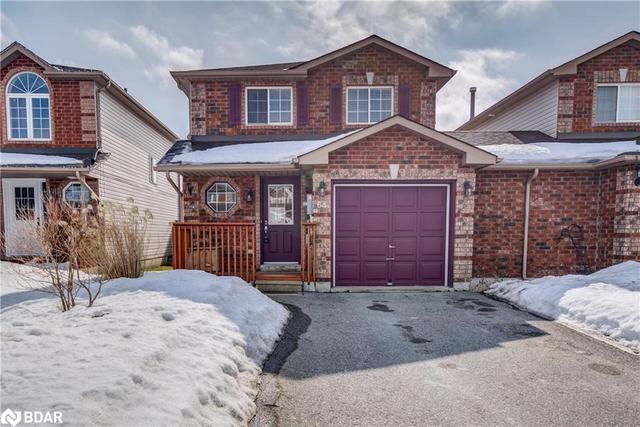 64 Dunsmore Lane, House detached with 3 bedrooms, 1 bathrooms and null parking in Barrie ON | Image 1