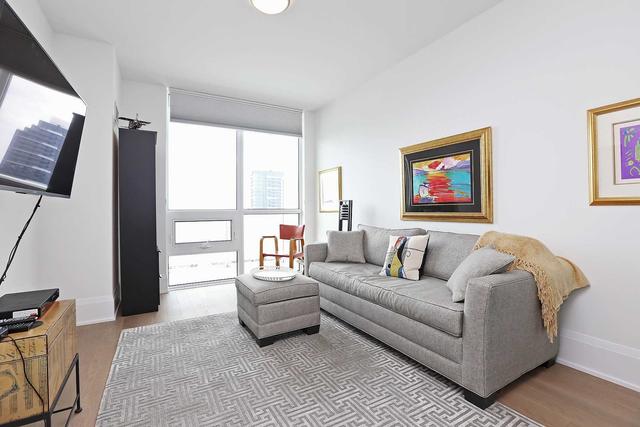 2410 - 101 Erskine Ave, Condo with 2 bedrooms, 3 bathrooms and 2 parking in Toronto ON | Image 13