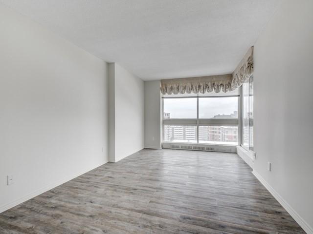 1804 - 61 St Clair Ave W, Condo with 2 bedrooms, 2 bathrooms and 1 parking in Toronto ON | Image 10