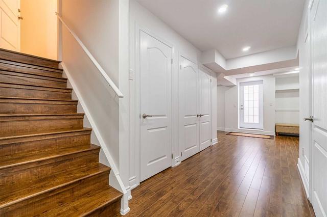 16 O'connor Cres, House detached with 5 bedrooms, 5 bathrooms and 6 parking in Brampton ON | Image 21