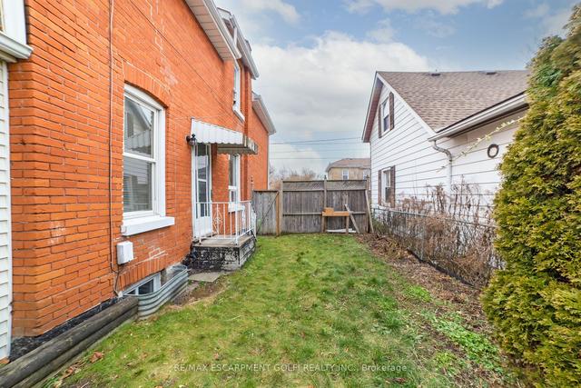 155 Brock St, House detached with 3 bedrooms, 2 bathrooms and 1 parking in Brantford ON | Image 18