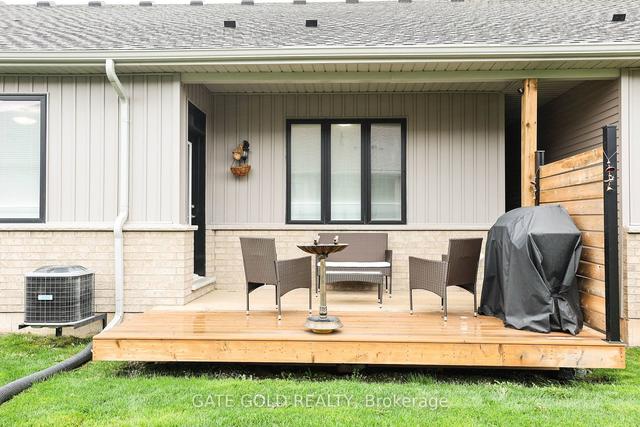 18 Borden Tr, Townhouse with 2 bedrooms, 3 bathrooms and 4 parking in Welland ON | Image 25
