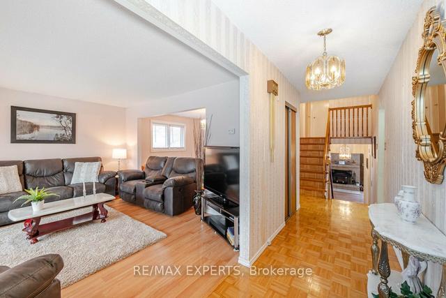 58 Centre St N, House detached with 4 bedrooms, 3 bathrooms and 6 parking in Brampton ON | Image 25