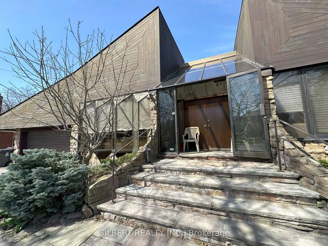 98 Brookview Dr, House detached with 3 bedrooms, 3 bathrooms and 6 parking in Toronto ON | Image 22