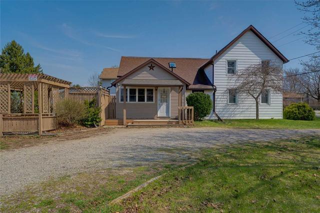 15 Union St E, House detached with 3 bedrooms, 2 bathrooms and 12 parking in Lambton Shores ON | Image 1