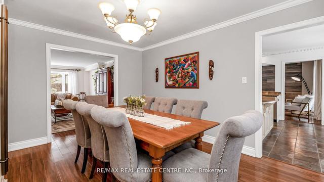 19 Montgomery Sq, House detached with 4 bedrooms, 3 bathrooms and 9 parking in Brampton ON | Image 34