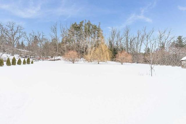 2174 Killarney Beach Rd, House detached with 4 bedrooms, 2 bathrooms and 8 parking in Innisfil ON | Image 17