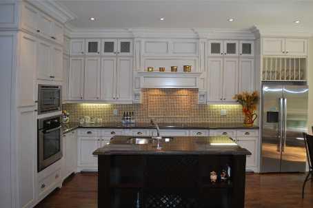 252 Sutherland Dr, House detached with 4 bedrooms, 4 bathrooms and 3 parking in Toronto ON | Image 4