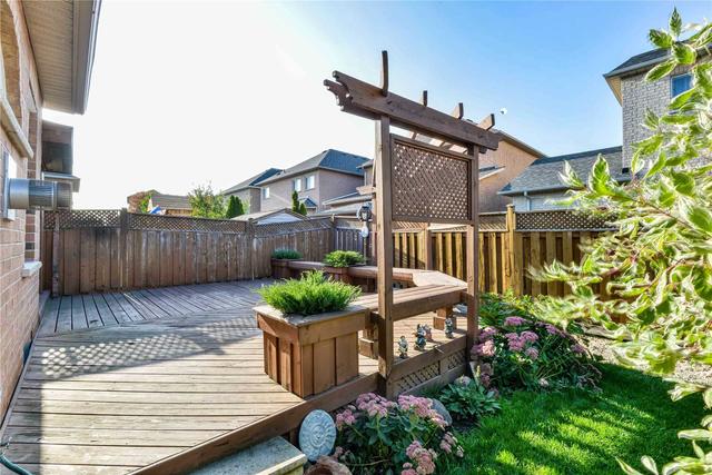 186 Hawkview Blvd, House attached with 3 bedrooms, 3 bathrooms and 3 parking in Vaughan ON | Image 14