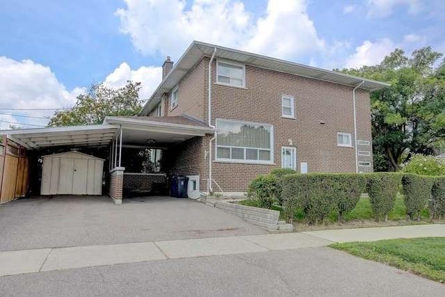 27 Midden Cres, House semidetached with 4 bedrooms, 2 bathrooms and 3 parking in Toronto ON | Image 9