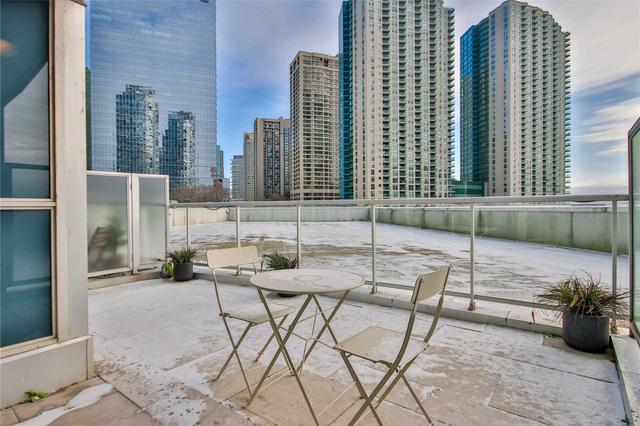 404 - 208 Queens Quay W, Condo with 1 bedrooms, 2 bathrooms and 1 parking in Toronto ON | Image 18