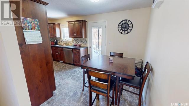 822 Main Street, House detached with 3 bedrooms, 2 bathrooms and null parking in Oxbow SK | Image 8