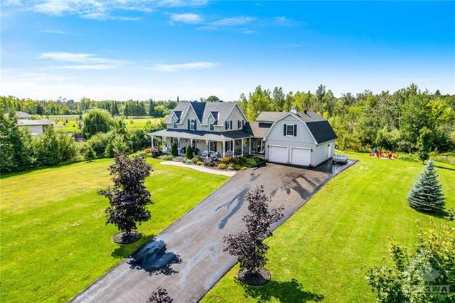 899 Oak Creek Road, House detached with 6 bedrooms, 4 bathrooms and 25 parking in Ottawa ON | Image 1