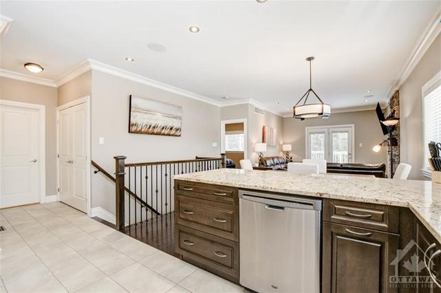 619 Meadowridge Circle, Home with 3 bedrooms, 3 bathrooms and 4 parking in Ottawa ON | Image 11