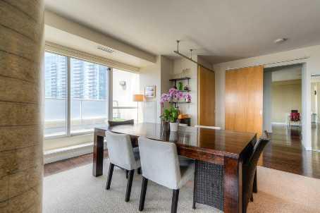 1014 - 1 Shaw St, Condo with 3 bedrooms, 2 bathrooms and 2 parking in Toronto ON | Image 3