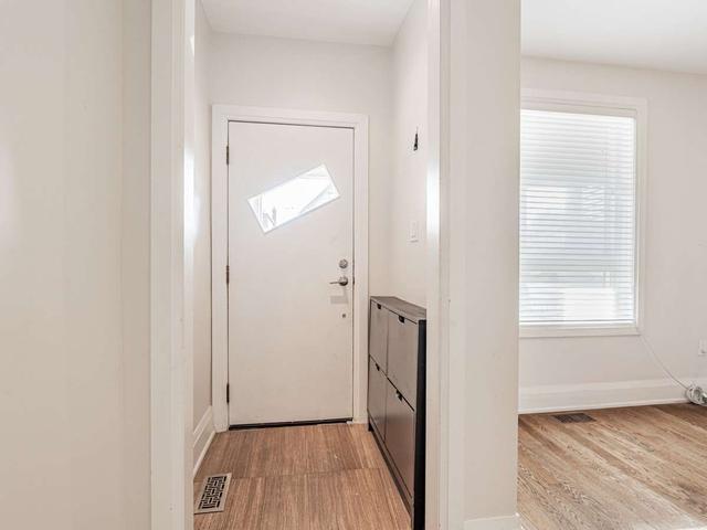 104 Hallam St, House semidetached with 3 bedrooms, 3 bathrooms and 0 parking in Toronto ON | Image 23