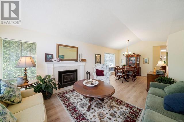 738 - 6880 Wallace Dr, House attached with 3 bedrooms, 3 bathrooms and 2 parking in Central Saanich BC | Image 9