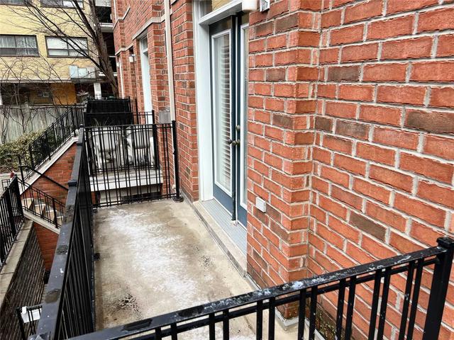 211 - 415 Jarvis St, Townhouse with 2 bedrooms, 1 bathrooms and 0 parking in Toronto ON | Image 6