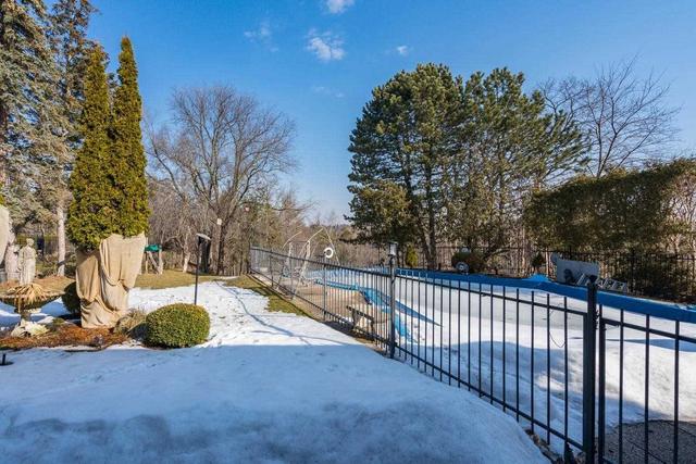 74 Forest Grove Dr, House detached with 3 bedrooms, 3 bathrooms and 8 parking in Toronto ON | Image 21