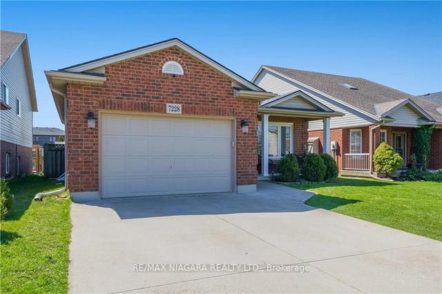 7228 Kelly Dr, House detached with 3 bedrooms, 2 bathrooms and 3 parking in Niagara Falls ON | Image 12