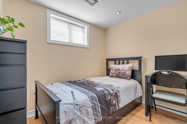 17 Arthur St, House semidetached with 3 bedrooms, 2 bathrooms and 3 parking in Toronto ON | Image 27