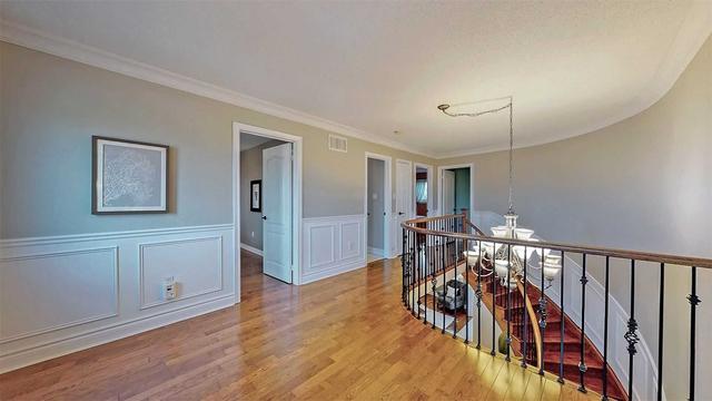 348 Brookside Rd, House detached with 4 bedrooms, 3 bathrooms and 5 parking in Richmond Hill ON | Image 9