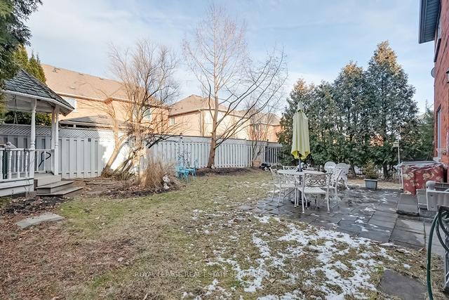 2237 Proudfoot Tr, House detached with 4 bedrooms, 4 bathrooms and 7 parking in Oakville ON | Image 28