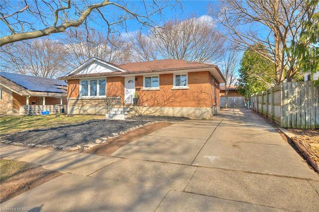 4 Clearview Heights, House detached with 6 bedrooms, 2 bathrooms and 3 parking in St. Catharines ON | Image 23