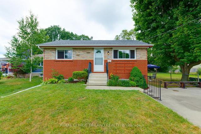 1752 Seeley Dr, House detached with 2 bedrooms, 2 bathrooms and 6 parking in London ON | Image 34