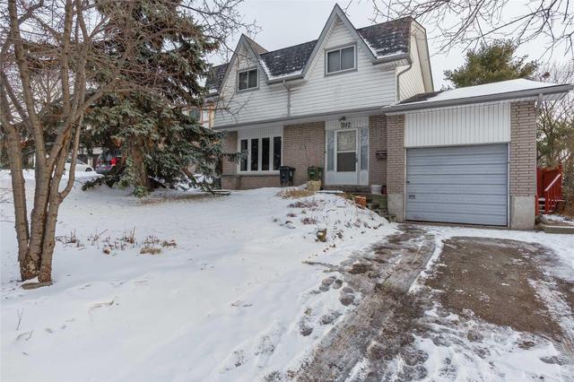 392 Calderstone Cres, House detached with 3 bedrooms, 3 bathrooms and 2 parking in Toronto ON | Image 2